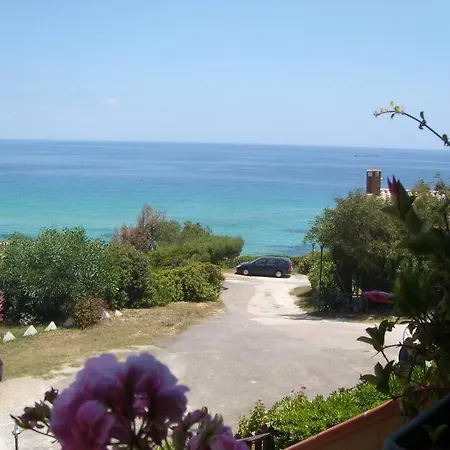 Beautiful Flat In Front Of The Sea بيت للعطل